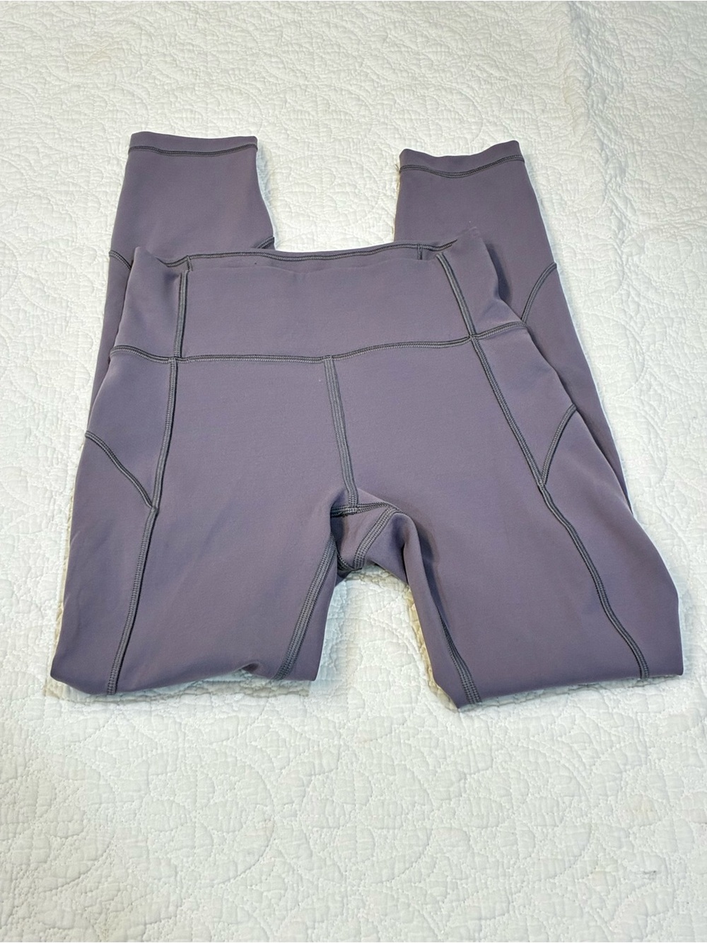 Lululemon In Movement Tight 25" 7/8 Everlux Leggings Purple Quartz Size 2 - Picture 4 of 9
